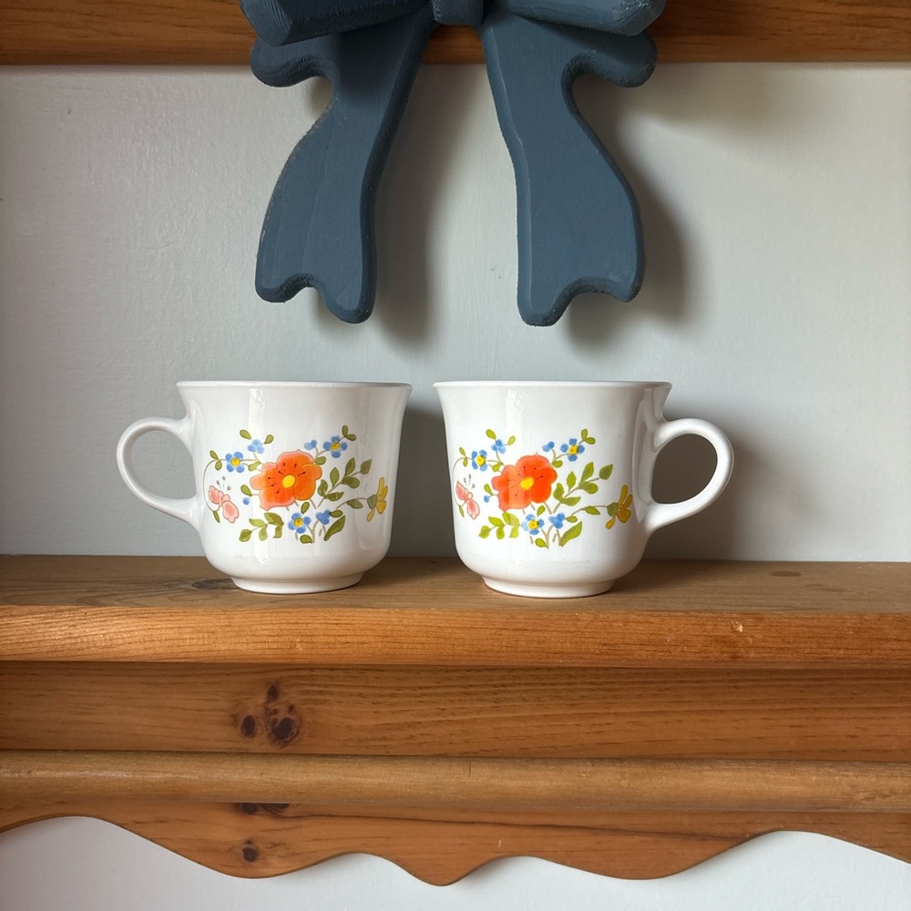 SOLD Corelle Floral Mugs - Picture 2 of 3